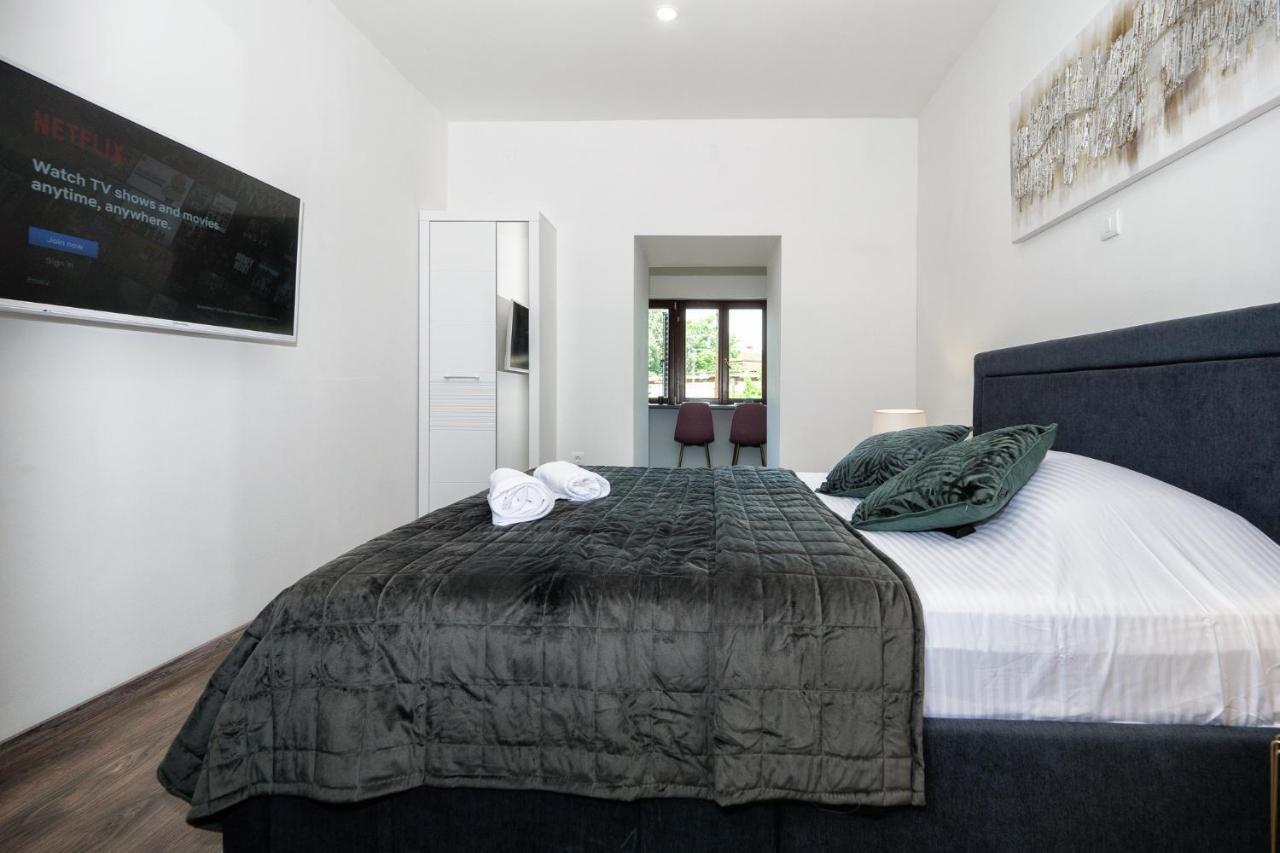 Arena Delight Studio Apartments Pula Exteriér fotografie