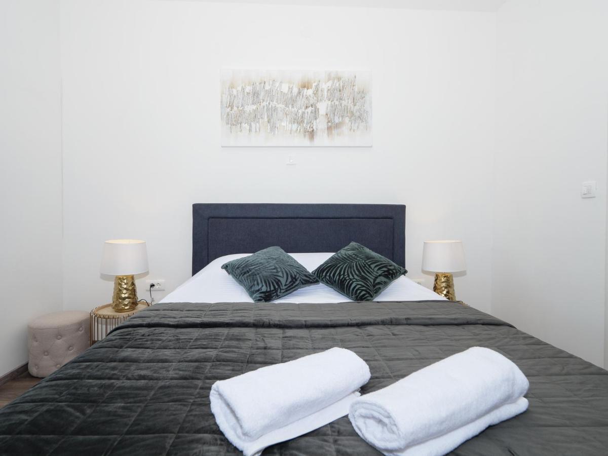 Arena Delight Studio Apartments Pula Exteriér fotografie